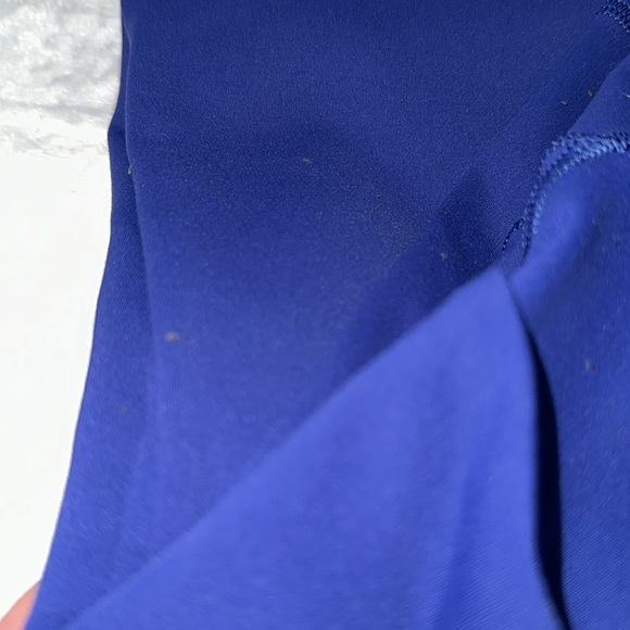 Lululemon (not sure style) size 2 - Picture 6 of 6